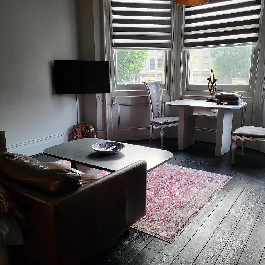 Apartamento 10 Large Elegant Studio - Prime Location - Comfortable - Private Brighton