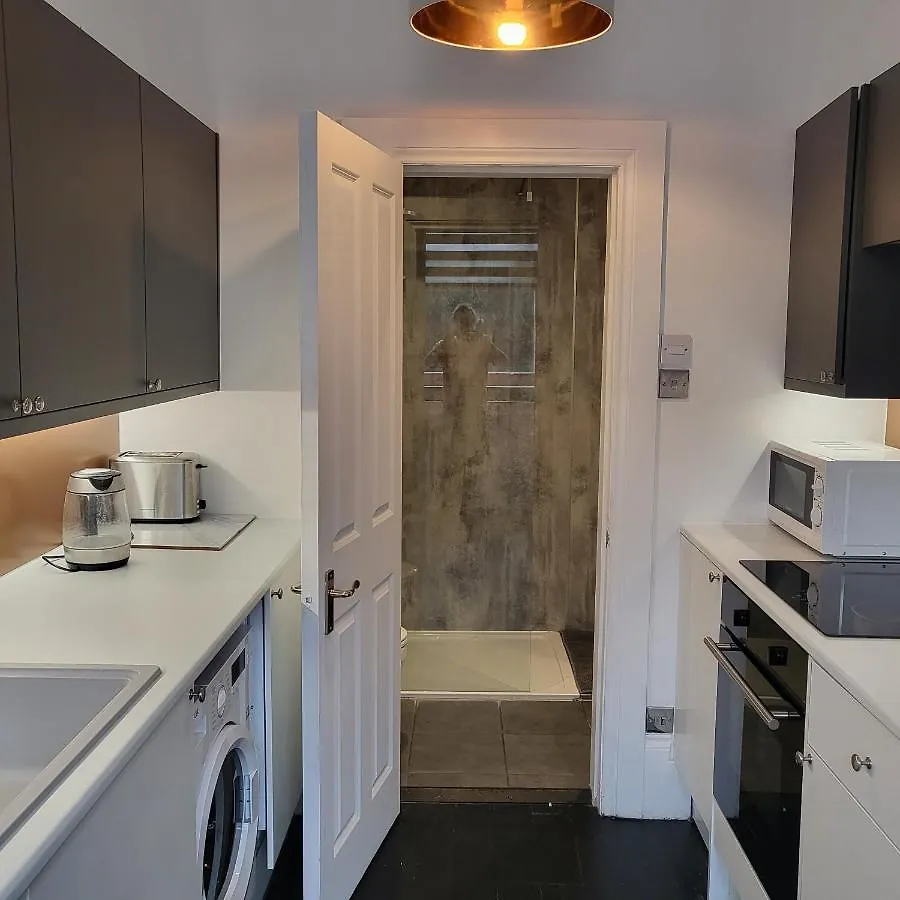 10 Large Elegant Studio - Prime Location - Comfortable - Private Brighton 0*,  Reino Unido