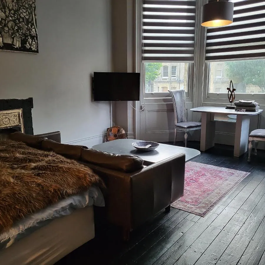10 Large Elegant Studio - Prime Location - Comfortable - Private Brighton 0*,